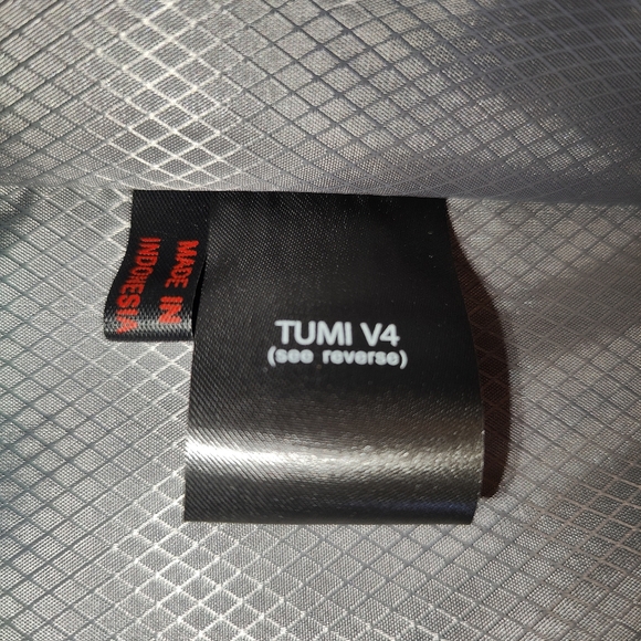 NWT Tumi V4 Continental 4 Wheeled Carry-On Front Pocket - Picture 9 of 13